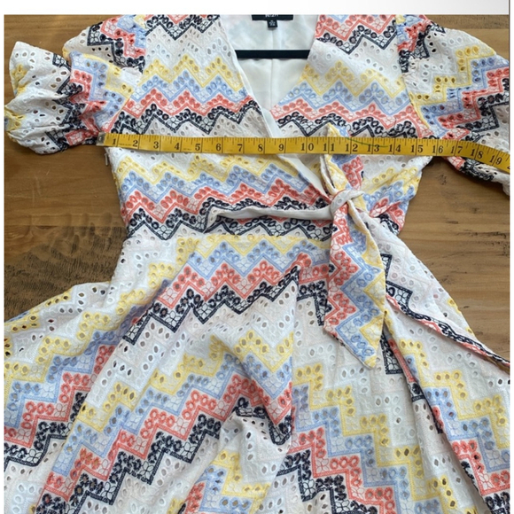 Women's N12H Dress Size CS White Multi-color - Picture 2 of 6